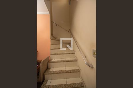 Escada de casa à venda com 3 quartos, 145m² em Vila Palmeiras, São Paulo