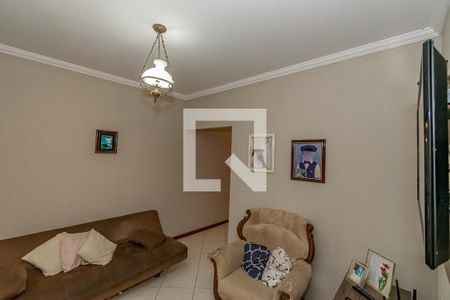 Sala de TV de casa à venda com 4 quartos, 115m² em Vila Brandina, Campinas