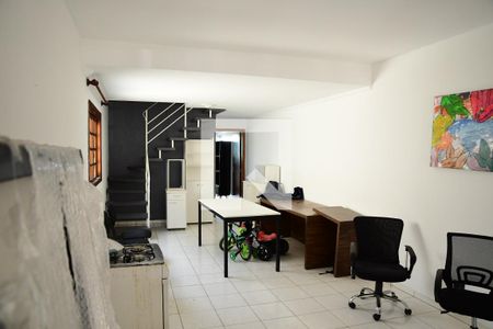 Sala de casa para alugar com 3 quartos, 250m² em Parque Alexandre, Cotia