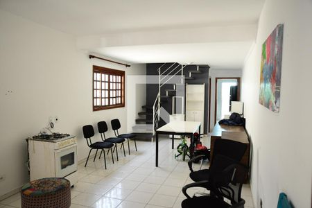 Sala de casa para alugar com 3 quartos, 250m² em Parque Alexandre, Cotia