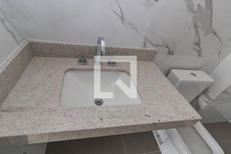 Banheiro de kitnet/studio à venda com 1 quarto, 41m² em Petrópolis, Porto Alegre