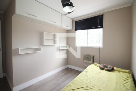 Quarto 1 de apartamento para alugar com 2 quartos, 52m² em Taquara, Rio de Janeiro