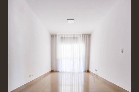 Apartamento para alugar com 66m², 2 quartos e 1 vagaSala