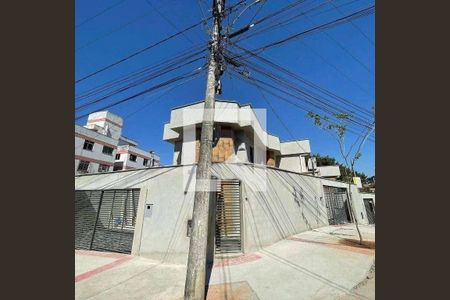 Casa à venda com 3 quartos, 174m² em Planalto, Belo Horizonte
