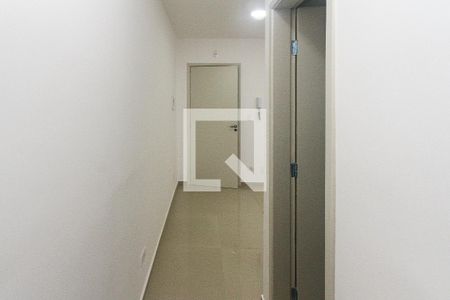 Corredor de apartamento para alugar com 1 quarto, 40m² em Parque São Rafael, São Paulo