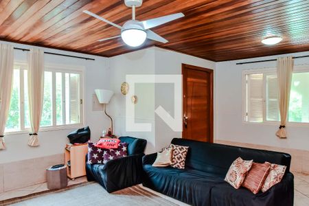 Sala de Estar de casa à venda com 6 quartos, 230m² em Jardim Itu, Porto Alegre
