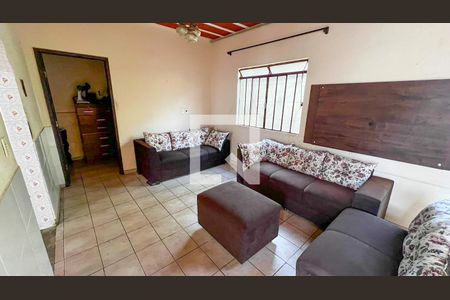 Casa à venda com 360m², 4 quartos e 1 vagaSala