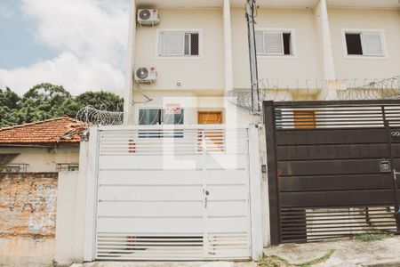 Casa à venda com 174m², 3 quartos e 3 vagas Casa à venda com 174m², 3 quartos e 3 vagasFachada