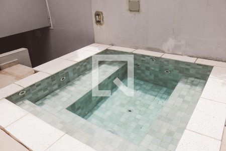 Casa à venda com 174m², 3 quartos e 3 vagas Casa à venda com 174m², 3 quartos e 3 vagasPiscina