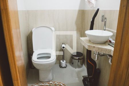 Casa à venda com 174m², 3 quartos e 3 vagas Casa à venda com 174m², 3 quartos e 3 vagasLavabo