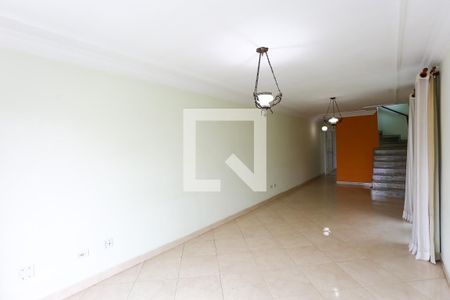 Casa à venda com 150m², 3 quartos e 4 vagasSala