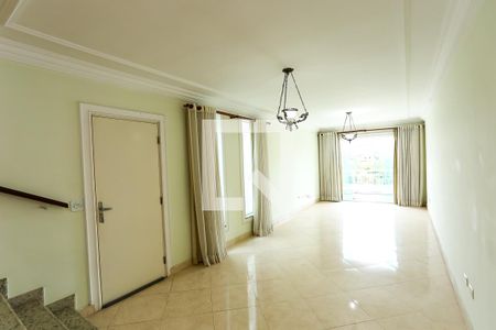 Casa à venda com 150m², 3 quartos e 4 vagasSala