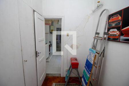 Apartamento à venda com 290m², 4 quartos e 1 vaga Apartamento à venda com 290m², 4 quartos e 1 vagaQuarto de Serviço 2