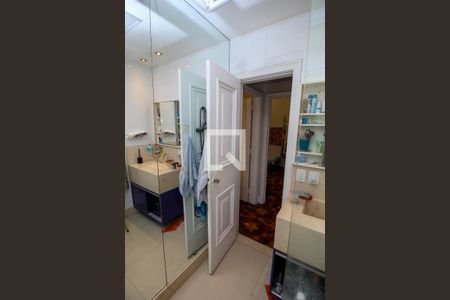 Apartamento à venda com 290m², 4 quartos e 1 vaga Apartamento à venda com 290m², 4 quartos e 1 vagaBanheiro Social