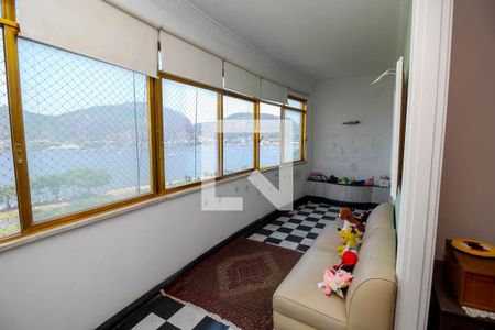 Apartamento à venda com 290m², 4 quartos e 1 vaga Apartamento à venda com 290m², 4 quartos e 1 vagaVaranda