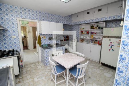 Apartamento à venda com 290m², 4 quartos e 1 vaga Apartamento à venda com 290m², 4 quartos e 1 vagaCozinha