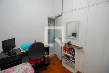 Apartamento à venda com 290m², 4 quartos e 1 vaga Apartamento à venda com 290m², 4 quartos e 1 vagaQuarto de Serviço 1