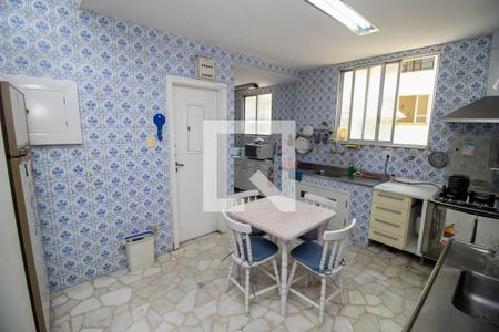 Apartamento à venda com 290m², 4 quartos e 1 vaga Apartamento à venda com 290m², 4 quartos e 1 vagaCozinha