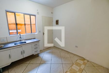 Cozinha de casa para alugar com 1 quarto, 50m² em Jardim Pazini, Taboão da Serra