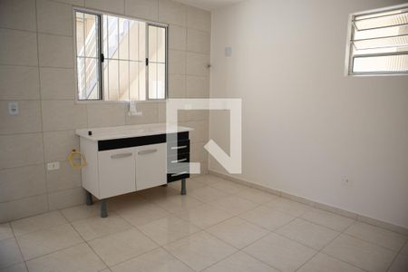 Sala e Cozinha de kitnet/studio para alugar com 1 quarto, 25m² em Parque Ramos Freitas, São Paulo