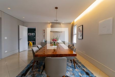 Apartamento à venda com 235m², 4 quartos e 4 vagas Apartamento à venda com 235m², 4 quartos e 4 vagasSala de Jantar