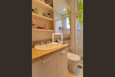 Apartamento à venda com 235m², 4 quartos e 4 vagas Apartamento à venda com 235m², 4 quartos e 4 vagasBanheiro da Suíte 3