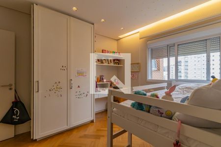 Apartamento à venda com 235m², 4 quartos e 4 vagas Apartamento à venda com 235m², 4 quartos e 4 vagasSuíte 3