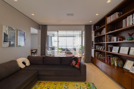 Apartamento à venda com 235m², 4 quartos e 4 vagas Apartamento à venda com 235m², 4 quartos e 4 vagasSala