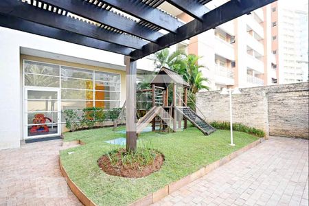 Apartamento à venda com 235m², 4 quartos e 4 vagas Apartamento à venda com 235m², 4 quartos e 4 vagasÁrea comum - Playground