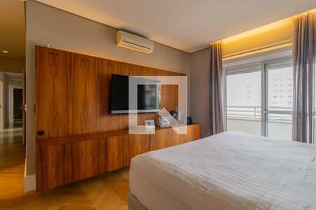 Apartamento à venda com 235m², 4 quartos e 4 vagas Apartamento à venda com 235m², 4 quartos e 4 vagasSuíte 1