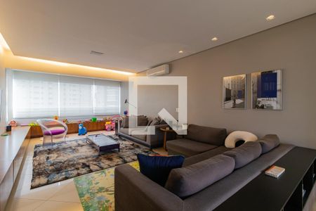 Apartamento à venda com 235m², 4 quartos e 4 vagas Apartamento à venda com 235m², 4 quartos e 4 vagasSala
