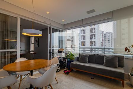 Apartamento à venda com 235m², 4 quartos e 4 vagas Apartamento à venda com 235m², 4 quartos e 4 vagasVaranda da Sala