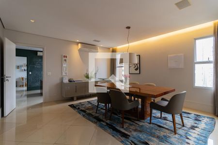Apartamento à venda com 235m², 4 quartos e 4 vagas Apartamento à venda com 235m², 4 quartos e 4 vagasSala de Jantar