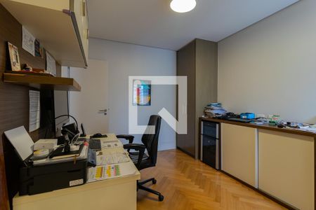 Apartamento à venda com 235m², 4 quartos e 4 vagas Apartamento à venda com 235m², 4 quartos e 4 vagasSuíte 4