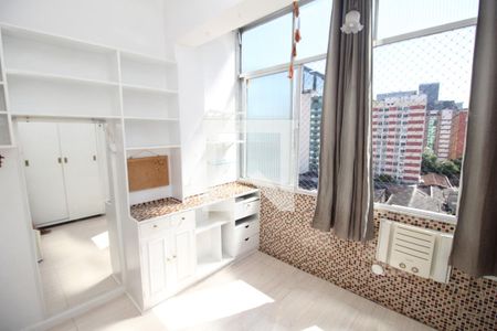 Quarto de kitnet/studio para alugar com 1 quarto, 30m² em Centro, Rio de Janeiro