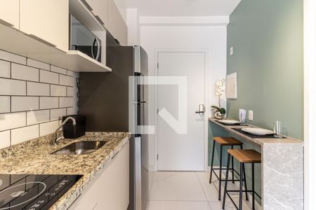 Cozinha de kitnet/studio para alugar com 1 quarto, 22m² em República, São Paulo