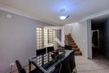 Sala de casa à venda com 3 quartos, 213m² em Vila Libanesa, São Paulo