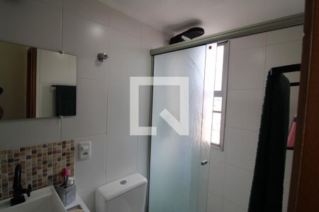 Banheiro de apartamento à venda com 1 quarto, 33m² em Vila Paiva, São Paulo