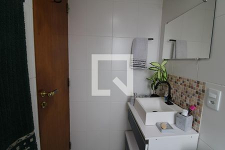 Banheiro de apartamento à venda com 1 quarto, 33m² em Vila Paiva, São Paulo