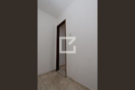 Closet de casa para alugar com 3 quartos, 90m² em Vila Alpina, São Paulo