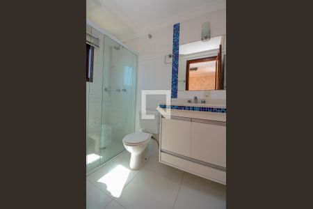 Casa de condomínio para alugar com 450m², 5 quartos e 5 vagas Casa de condomínio para alugar com 450m², 5 quartos e 5 vagasBanheiro da Suíte 4