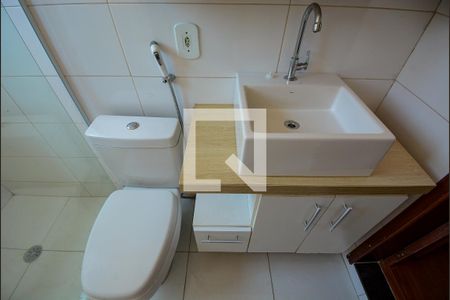 Casa de condomínio para alugar com 450m², 5 quartos e 5 vagas Casa de condomínio para alugar com 450m², 5 quartos e 5 vagasÁrea comum Sala andar de baixo - banheiro