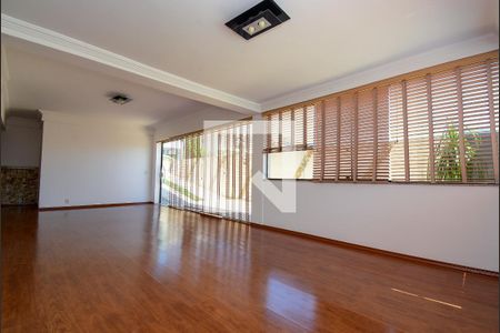 Casa de condomínio para alugar com 450m², 5 quartos e 5 vagas Casa de condomínio para alugar com 450m², 5 quartos e 5 vagasÁrea comum Salão de Festas