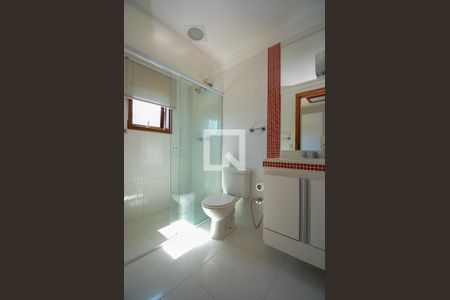 Casa de condomínio para alugar com 450m², 5 quartos e 5 vagas Casa de condomínio para alugar com 450m², 5 quartos e 5 vagasBanheiro da Suíte 1