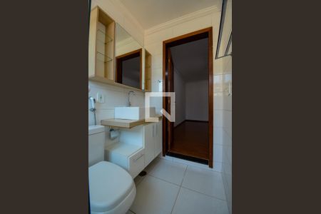 Casa de condomínio para alugar com 450m², 5 quartos e 5 vagas Casa de condomínio para alugar com 450m², 5 quartos e 5 vagasÁrea comum Sala andar de baixo - banheiro