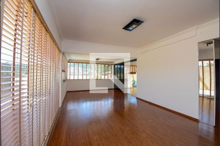 Casa de condomínio para alugar com 450m², 5 quartos e 5 vagas Casa de condomínio para alugar com 450m², 5 quartos e 5 vagasÁrea comum Salão de Festas