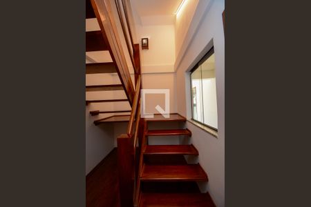 Casa de condomínio para alugar com 450m², 5 quartos e 5 vagas Casa de condomínio para alugar com 450m², 5 quartos e 5 vagasAcesso andar de baixo