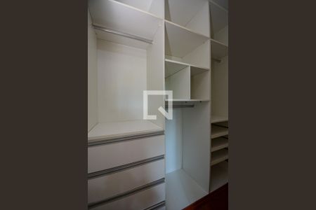 Casa de condomínio para alugar com 450m², 5 quartos e 5 vagas Casa de condomínio para alugar com 450m², 5 quartos e 5 vagasSuite 3 - armariios