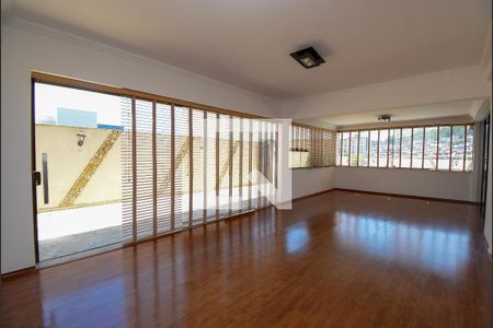 Casa de condomínio para alugar com 450m², 5 quartos e 5 vagas Casa de condomínio para alugar com 450m², 5 quartos e 5 vagasÁrea comum Salão de Festas