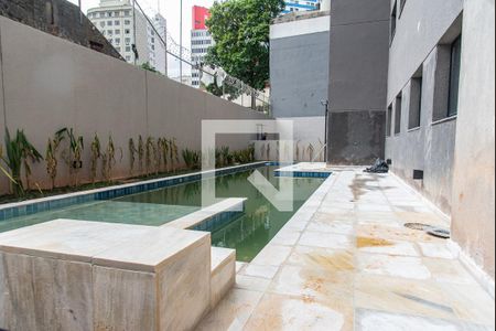 Studio à venda com 33m², 2 quartos e sem vaga Studio à venda com 33m², 2 quartos e sem vagaPiscina